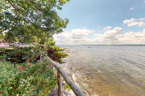 The Boat House - Image 1
