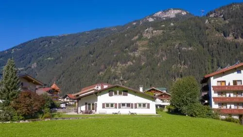Ahorn Chalet - Image 1