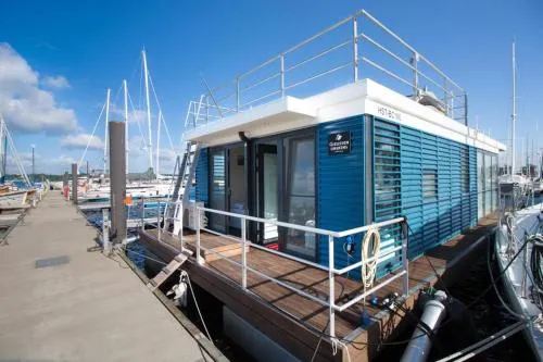 Floatinghouse - Image 1