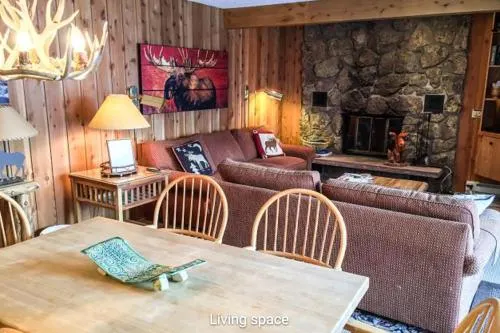 Cozy East Vail 2 Bedroom Condo #1601 w Fireplace. - Image 1