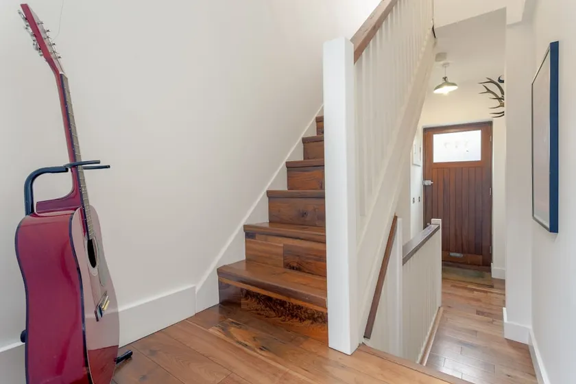 Vibrant 2 Bedroom Home - Image 1