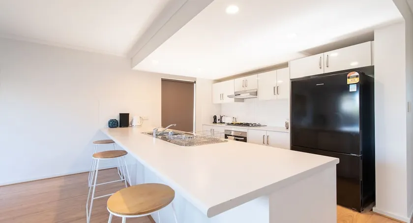 Unwind Adelaide City Condo - Image 1