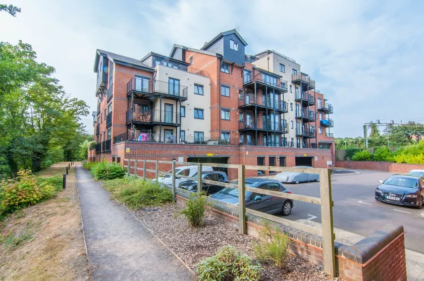 Executive Apartment near Stansted Airport - Image 1