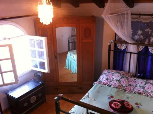1911 Poros Country Retreat - Image 1