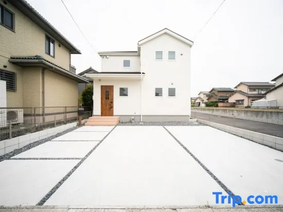 Nagashima Riverside Condominium - Image 1