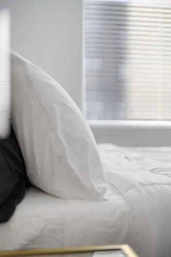 Luxurious 1-Bedroom Fishers - Image 1