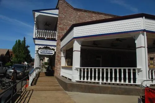 Jamestown Hotel - Image 1