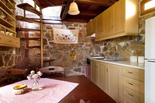 Monastiraki Traditional Guest House - Image 1