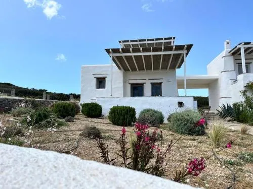 Parian Philoxenia Villa, Santa Maria Beach - Image 1