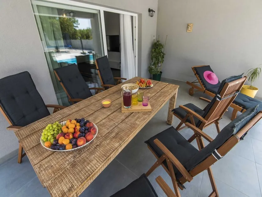 Beautiful Villa With Private Swimming Pool, Nice Covered Terrace, Play Area, BBQ - Image 1