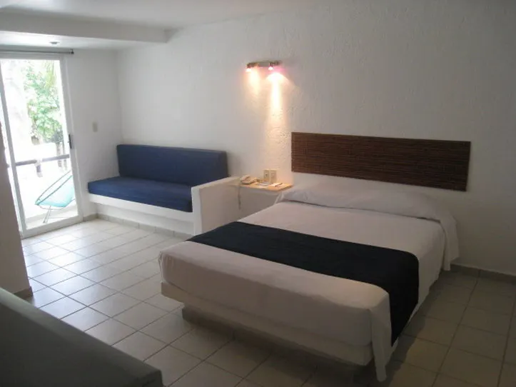 El Hotelito - Image 1