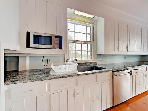 60 Middle Rd House by RedAwning - Image 1