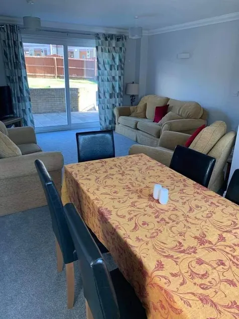 Cozy Beach House in Sandown 3 Bedrooms - Image 1