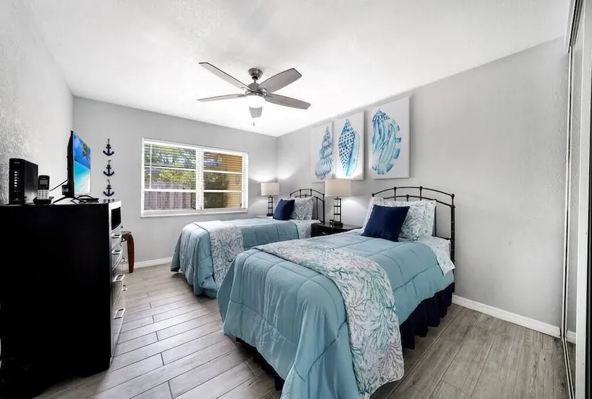 Lovely 1 bedroom unit with work station - Image 1