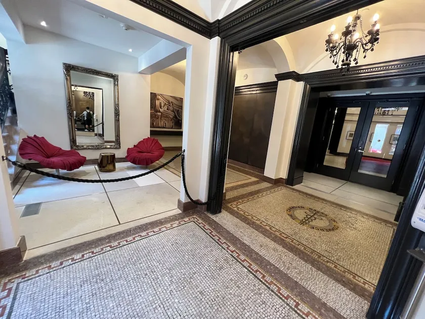 Bellamond Yorkville - Image 1