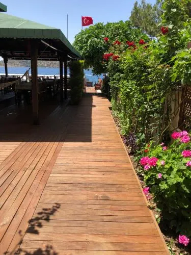 Veranda Hotel - Image 1