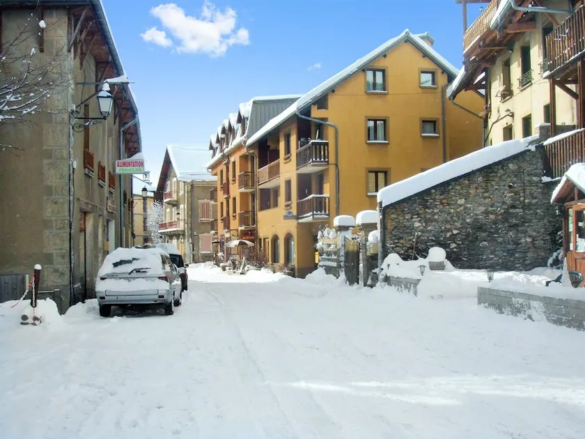 Studio a Aiguilles a 5 km des pistes - Image 1