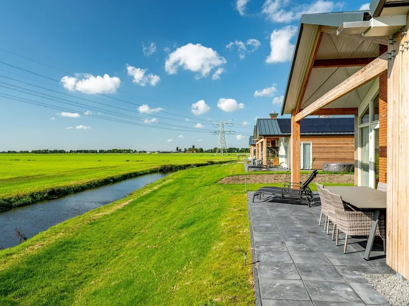 Group accommodation with wellness in Friesland - Image 1