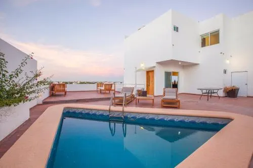 Oceanview Newly Renovated Private Pool Home - Image 1