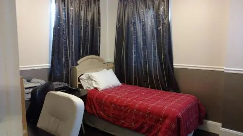 Homestay in Westwood - Image 1
