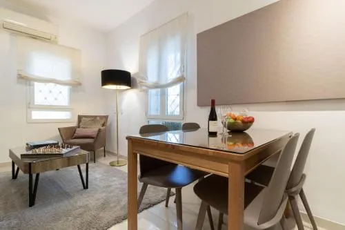 Modern Pearl in Historic setting - Image 1