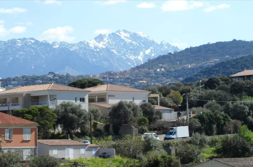 Appartement de 2 chambres a L'Ile Rousse avec magnifique vue sur la montagne jardin clos et WiFi - Image 1