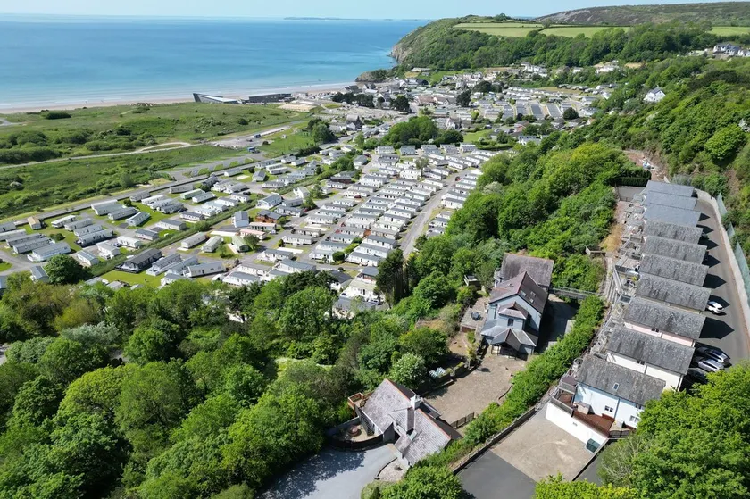 Ewyn Y Don - 2 Bedroom Apartment - Pendine - Image 1