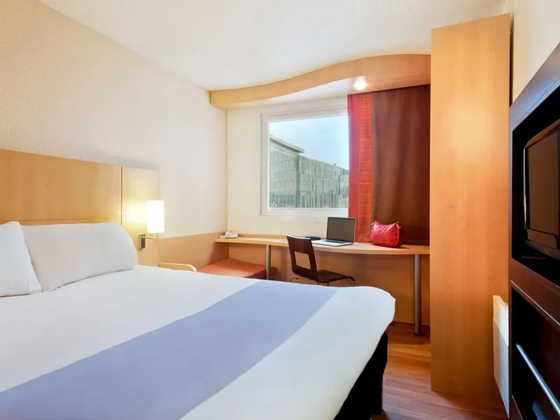 Ibis Lille Tourcoing Centre - Image 1