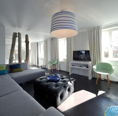 Sint Ji Rooms - Image 1