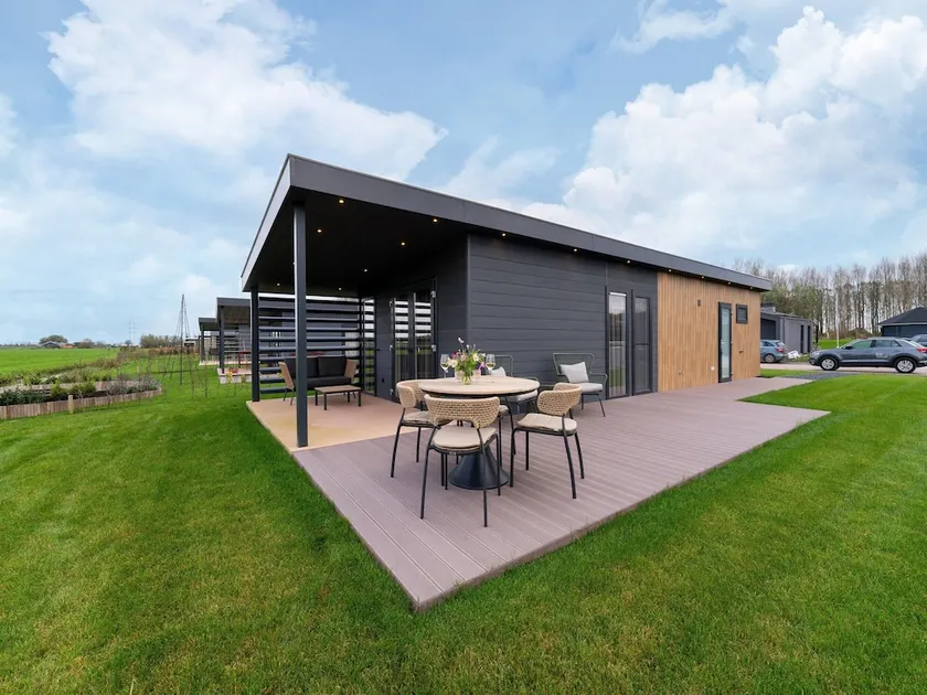 Holiday Home in 't Groene Hart on the Water - Image 1