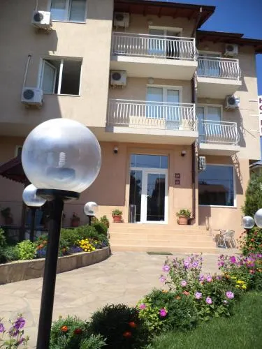 Elit Hotel - Image 1