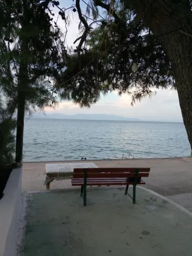 Balcony To Waves - Image 1