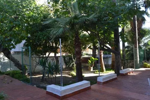 La Mimosa B&B Hostal - Image 1