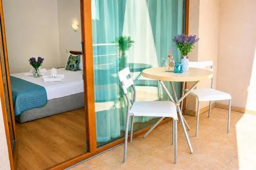 Tabanov Beach Hotel - Image 1