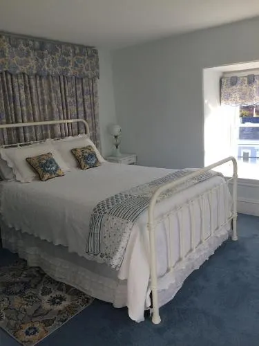 Bayside Inn Bed & Breakfast - Image 1