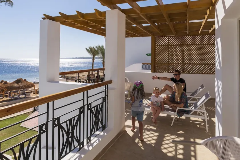 Melton Beach Resort - Image 1