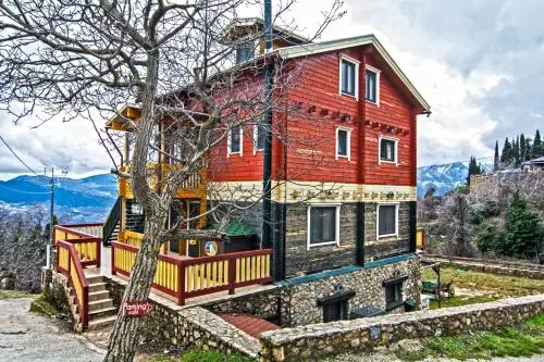 Colours' Chalet - Image 1
