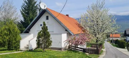 Apartment Mrsinj - Image 1