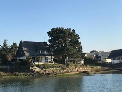 House Les pieds dans l'eau - maison avec piscine 6 8 personnes - Image 1