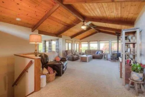 Spacious home with pool bar game room parking on 5 private acres. - Image 1