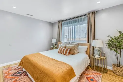 LUX -- A Perfect Home in South Bay 10 Mins to Beaches - Image 1