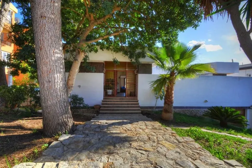 Villa los Dragos - Image 1