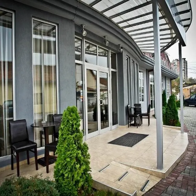 Porta Hotel - Image 1