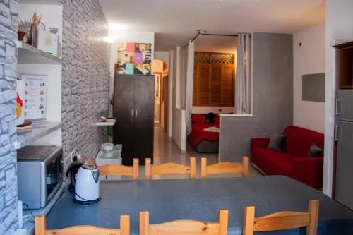 Vintage Apartment - Image 1