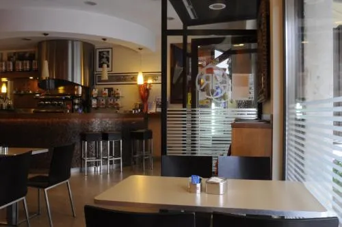 Hotel Ristorante Rosengarten - Image 1