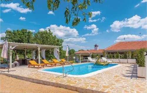 Nice Home In Unesic With Wifi - Image 1
