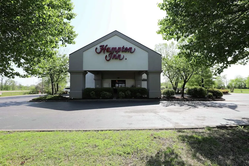 Hampton Inn Dyersburg - Image 1
