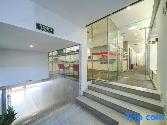 Wuyu Sea View Hotel - Image 1