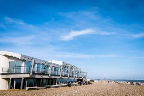 Amazing new beach apartment - Image 1