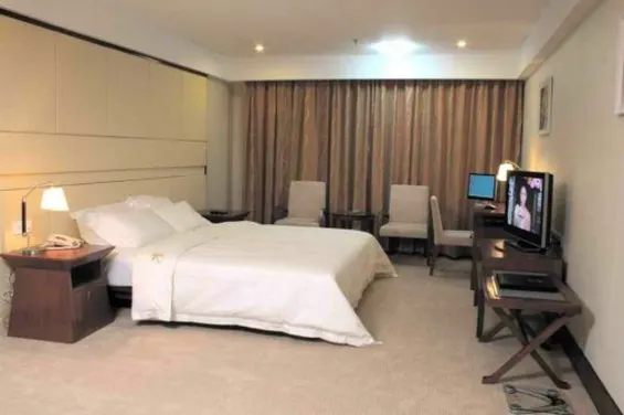 Silverseas Hotel - Image 1
